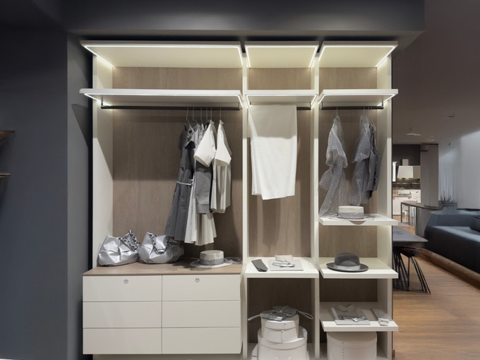 Outlet 1