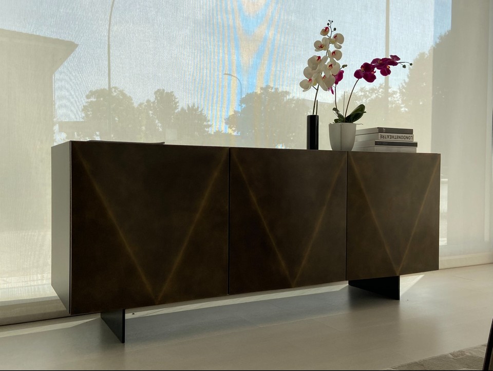 Living SIDEBOARD 1