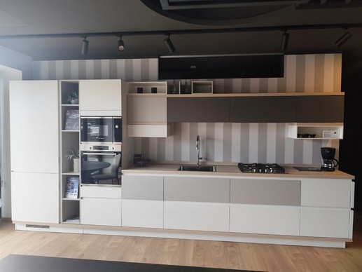 FOODSHELF INSIDE