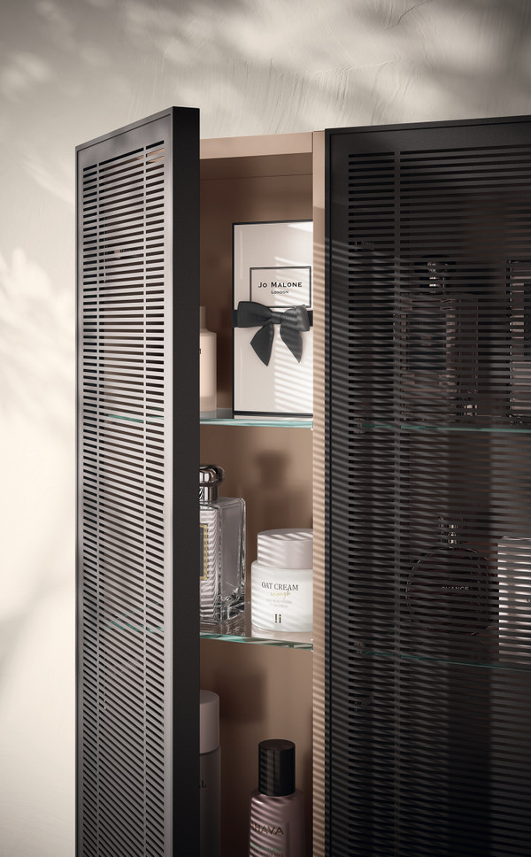 带Linear金属网的吊柜