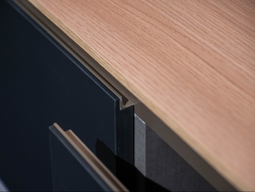 Living MIRA LIVING 2