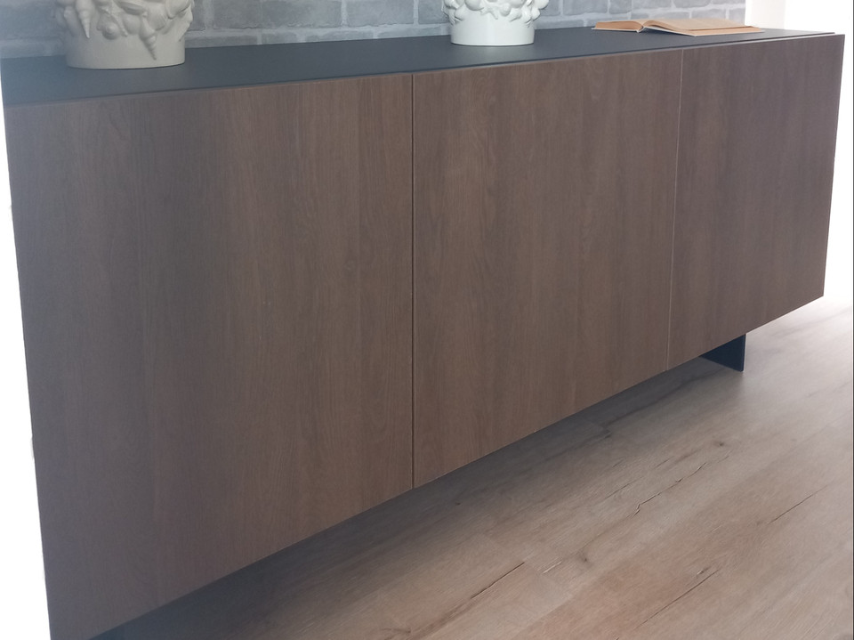 Living SIDEBOARD 1