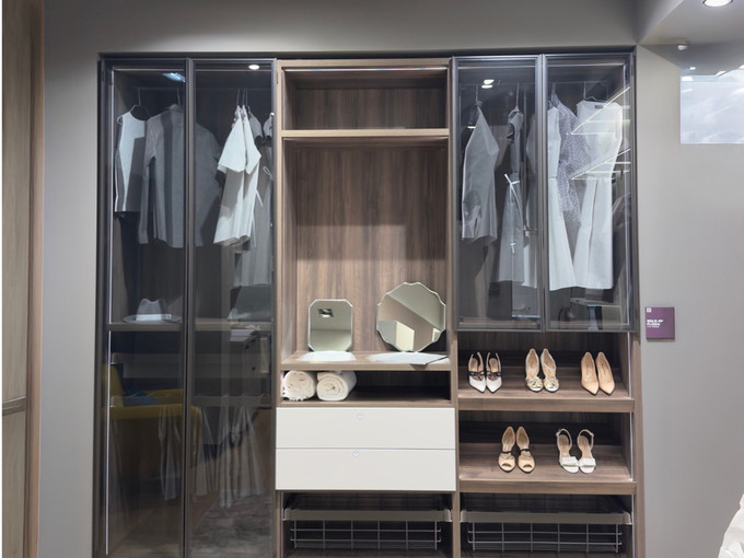 Outlet 3
