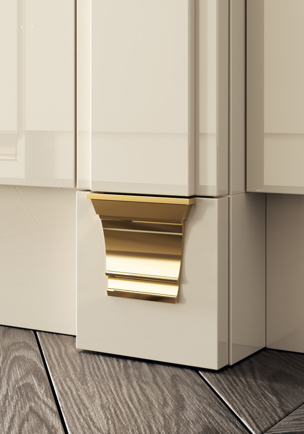  金色或镀铬饰面金属踢脚线装饰 