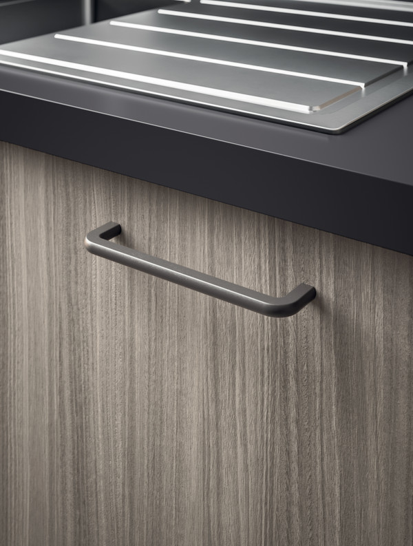 无烟煤色拉丝把手 &nbsp;