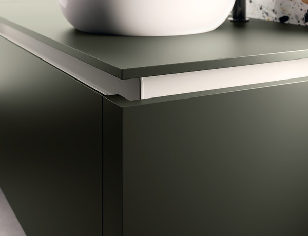 带把手槽的侧面见光板和固定方形门板